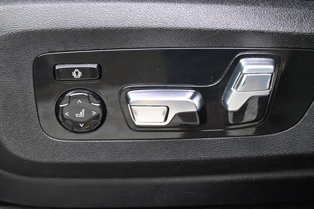 Used 2024 BMW X5 xDrive40i AWD/4WD image 14