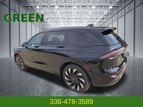 Used 2024 Lincoln Nautilus Reserve w/ Jet Appearance Package (87T) AWD/4WD image 3