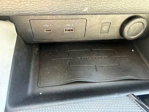 Used 2025 Mitsubishi Outlander SE AWD/4WD image 14