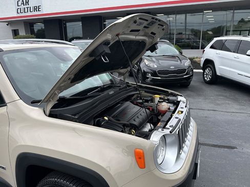Used 2015 Jeep Renegade Limited AWD/4WD image 19