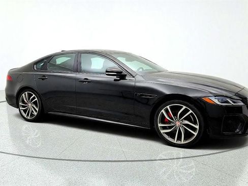Used 2022 Jaguar XF R-Dynamic SE AWD/4WD image 3