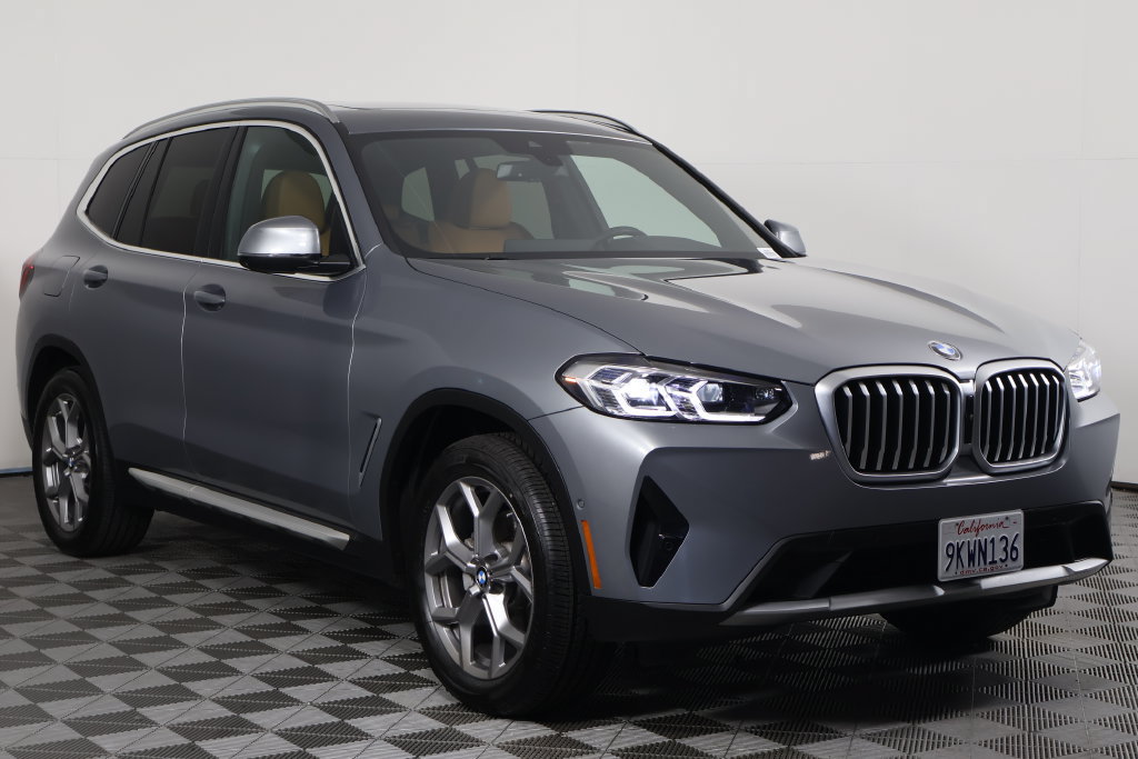 Certified 2024 BMW X3 xDrive30i w/ Premium Package AWD/4WD image 3