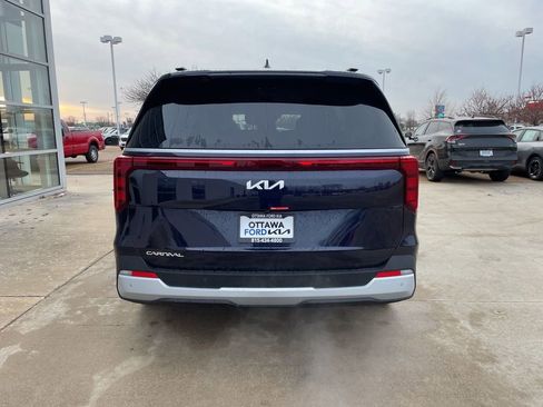 New 2026 Kia Carnival EX image 6