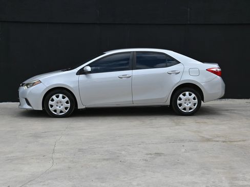 Used 2015 Toyota Corolla LE FWD image 8