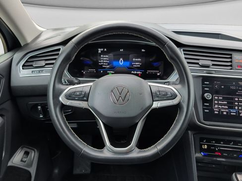 Used 2024 Volkswagen Tiguan SE AWD/4WD image 11
