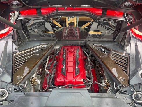 Used 2021 Chevrolet Corvette Stingray Premium Cpe w/ Z51 Performance Package image 18