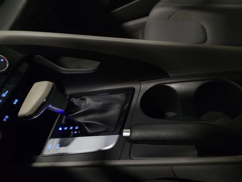 Used 2023 Hyundai Elantra SE image 26