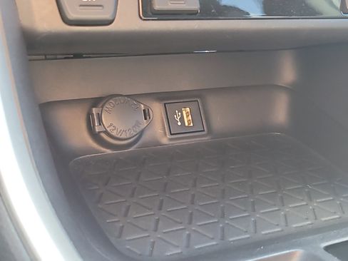 Used 2024 Toyota RAV4 XSE image 27