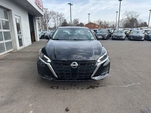 Used 2024 Nissan Altima 2.5 SV w/ SV Premium Package image 7