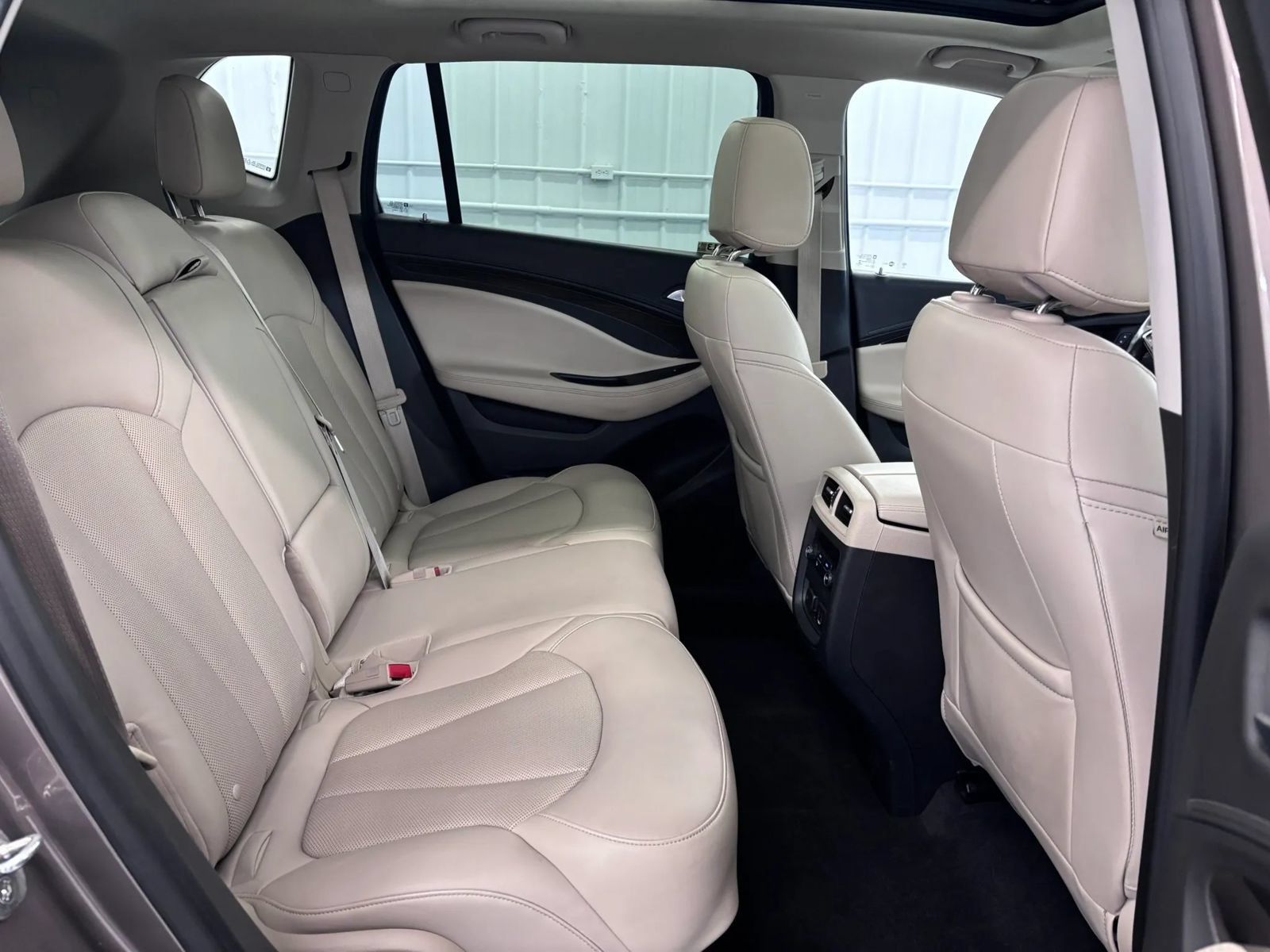 Used 2019 Buick Envision Essence AWD/4WD image 32