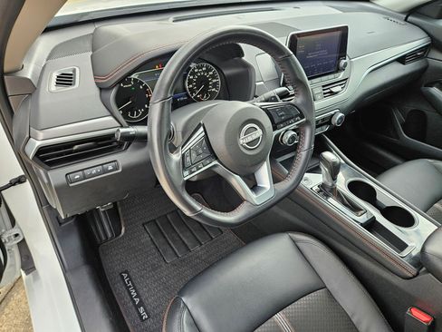 Used 2025 Nissan Altima 2.5 SR image 15