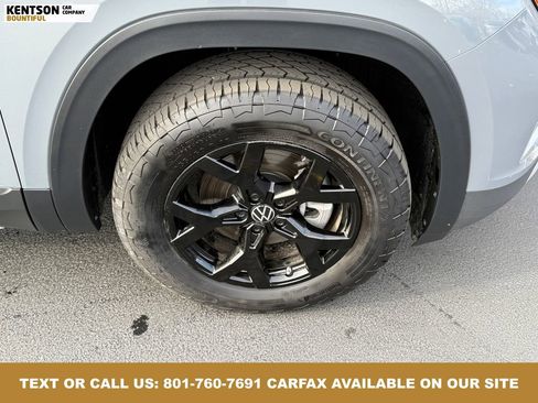 Used 2025 Volkswagen Atlas Peak Edition SE image 16