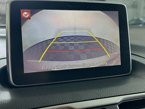 Used 2016 MAZDA MAZDA3 i Sport w/ Preferred Equipment Package FWD image 22