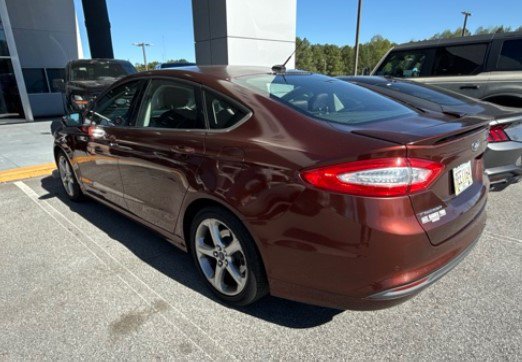 Used 2015 Ford Fusion SE w/ Equipment Group 201A FWD image 3