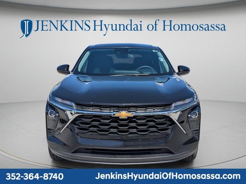 Used 2024 Chevrolet Trax LS w/ LS Convenience Package FWD image 13