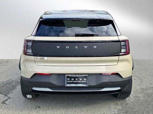 New 2026 Volvo EX30 Cross Country Ultra image 4