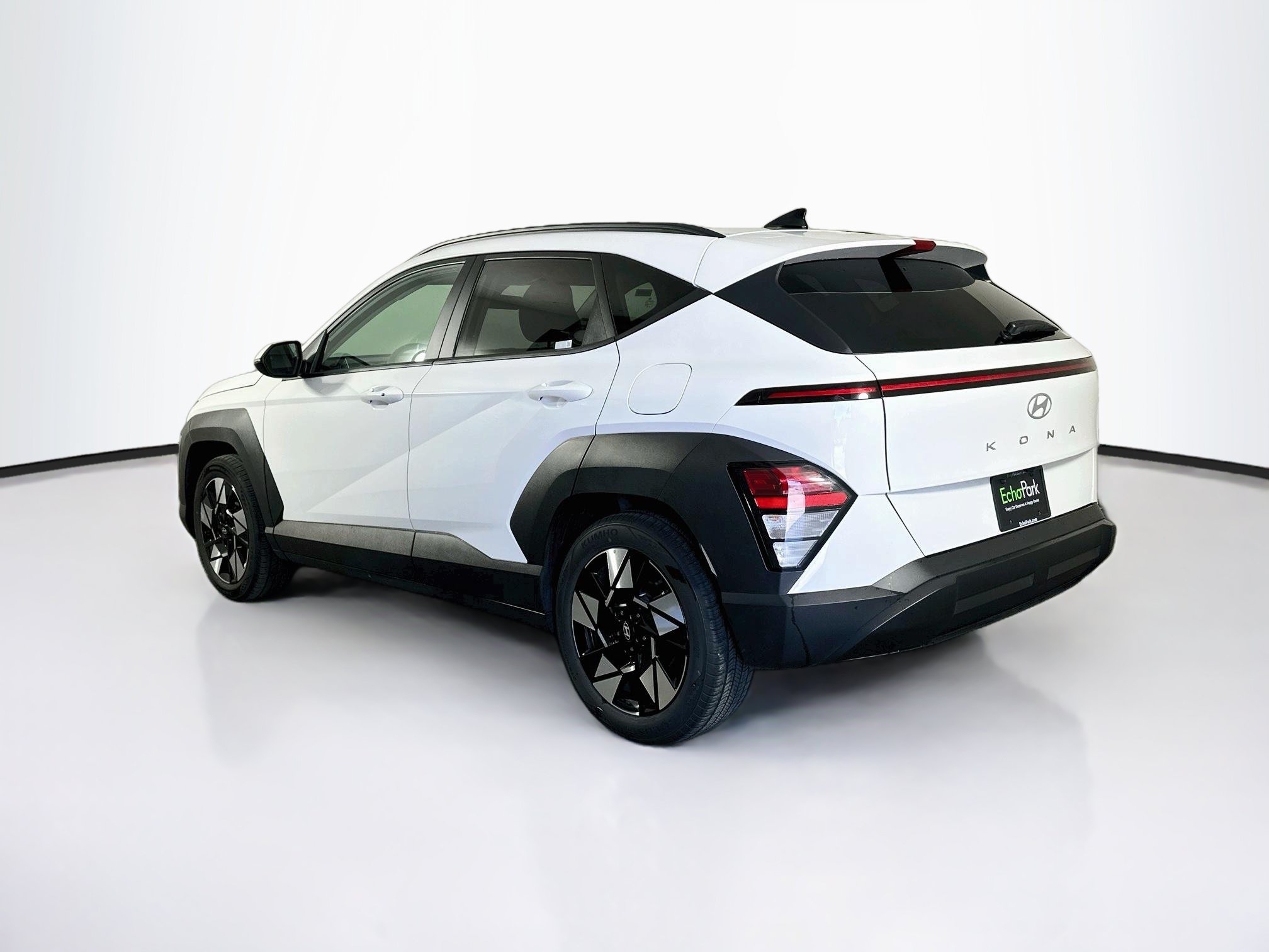 Used 2025 Hyundai Kona SEL FWD image 5