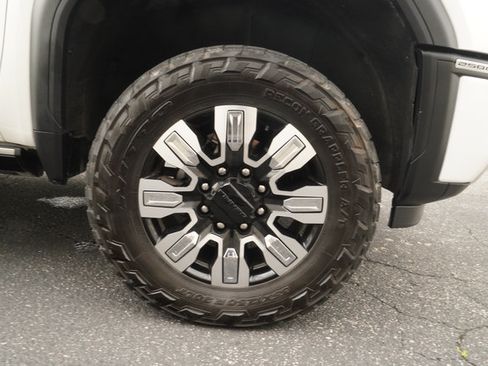 Used 2025 GMC Sierra 2500 Denali w/ Denali Reserve Package AWD/4WD image 39