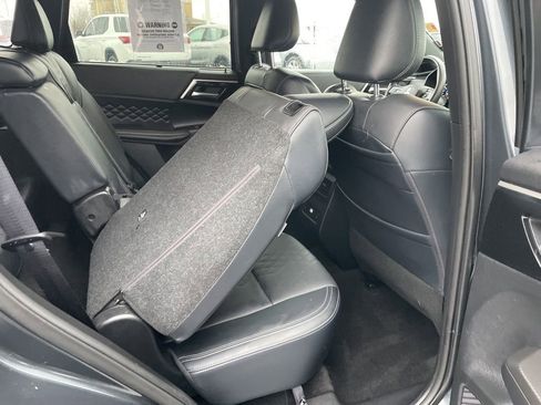 Used 2024 Mitsubishi Outlander SEL image 34