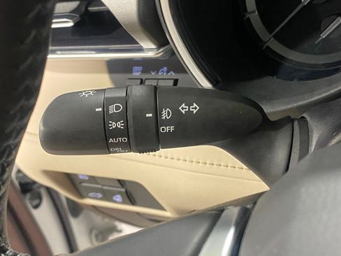 Used 2021 Toyota Highlander Limited AWD/4WD image 27