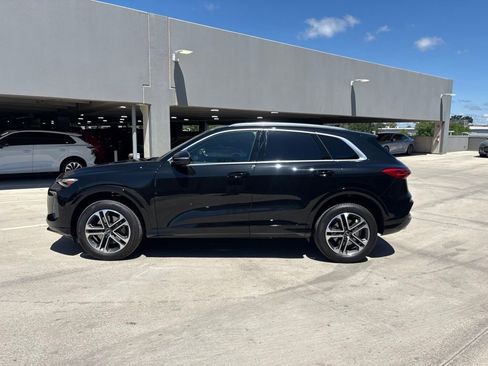 Used 2025 Audi Q5 Premium Plus w/ Premium Plus AWD/4WD image 9