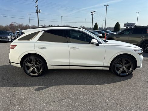 Used 2024 Genesis GV70 2.5T w/ Sport Prestige Package image 8