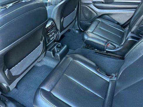 Used 2024 Jeep Grand Cherokee L Limited w/ Luxury Tech Group II image 14