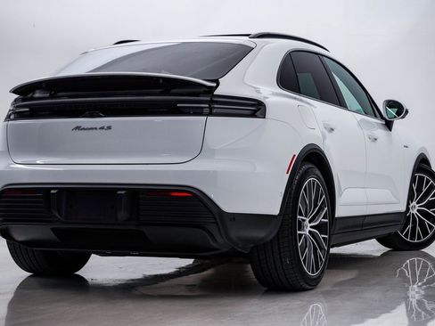 Certified 2025 Porsche Macan 4S Electric image 11