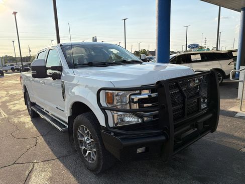 Used 2022 Ford F250 Lariat w/ Lariat Value Package AWD/4WD image 2
