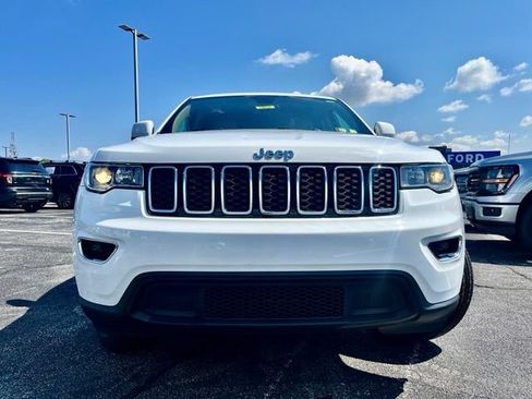 Used 2022 Jeep Grand Cherokee Laredo E AWD/4WD image 2
