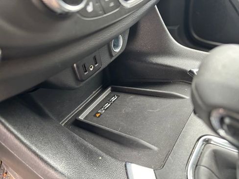 Used 2023 Chevrolet Traverse LT image 18