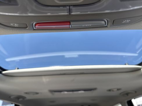 Used 2023 Kia Telluride EX image 3