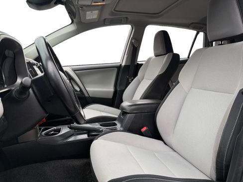 Used 2017 Toyota RAV4 XLE image 9