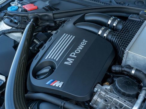 Used 2017 BMW M4 Coupe image 15