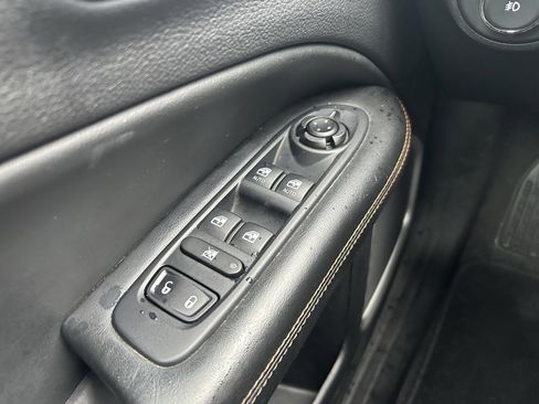 Used 2019 Jeep Compass Limited image 21