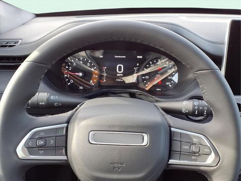 New 2026 Jeep Compass Latitude image 8