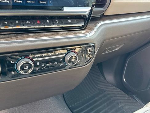Used 2024 Chevrolet Silverado 1500 LT w/ Z71 Off-Road Package AWD/4WD image 21