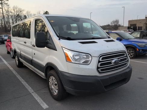 Used 2019 Ford Transit 350 XLT image 3