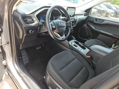 Used 2025 Ford Escape Active AWD/4WD image 10