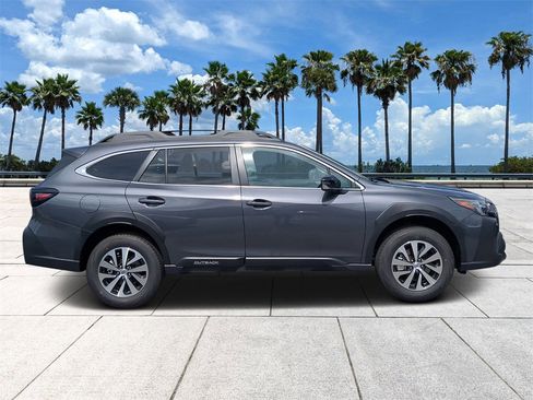 Certified 2025 Subaru Outback Premium image 3