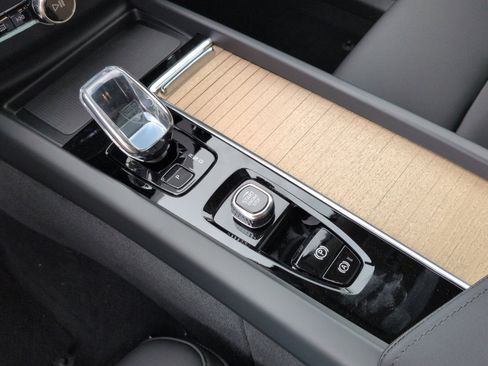 New 2026 Volvo XC60 B5 Plus w/ Protection Package Premier image 22