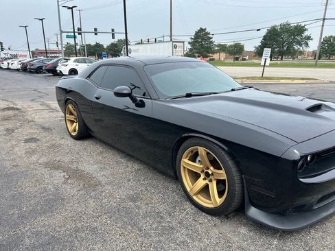 Used 2019 Dodge Challenger R/T RWD image 7