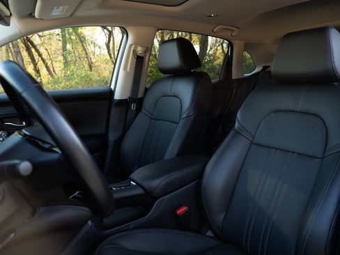 Certified 2025 Honda HR-V EX-L image 17