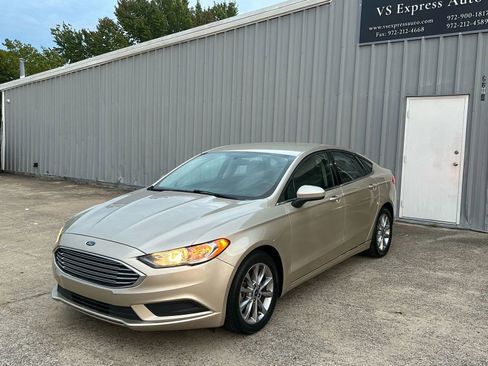 Used 2017 Ford Fusion S image 1