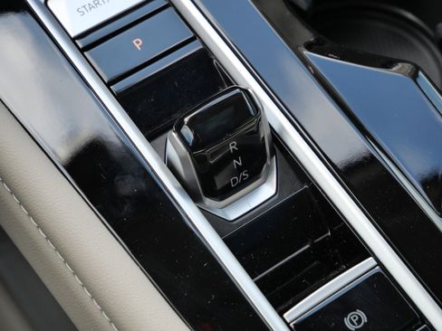 Certified 2025 Volkswagen Atlas SEL image 25