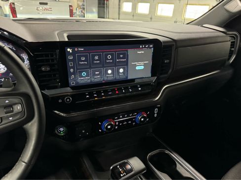 Certified 2024 GMC Sierra 1500 Elevation w/ Preferred Package image 17