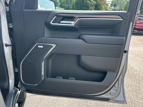 Used 2024 Chevrolet Silverado 1500 LT Trail Boss w/ LT Trail Boss Premium Package AWD/4WD image 14