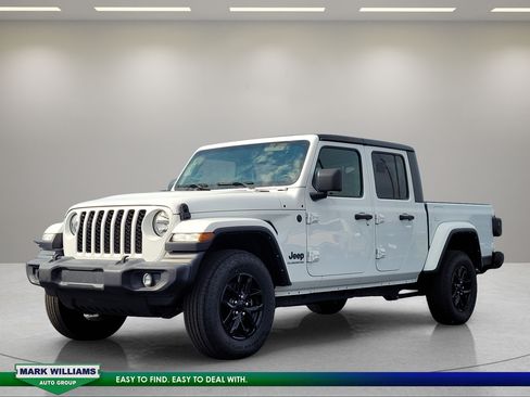 Used 2021 Jeep Gladiator Sport AWD/4WD image 8