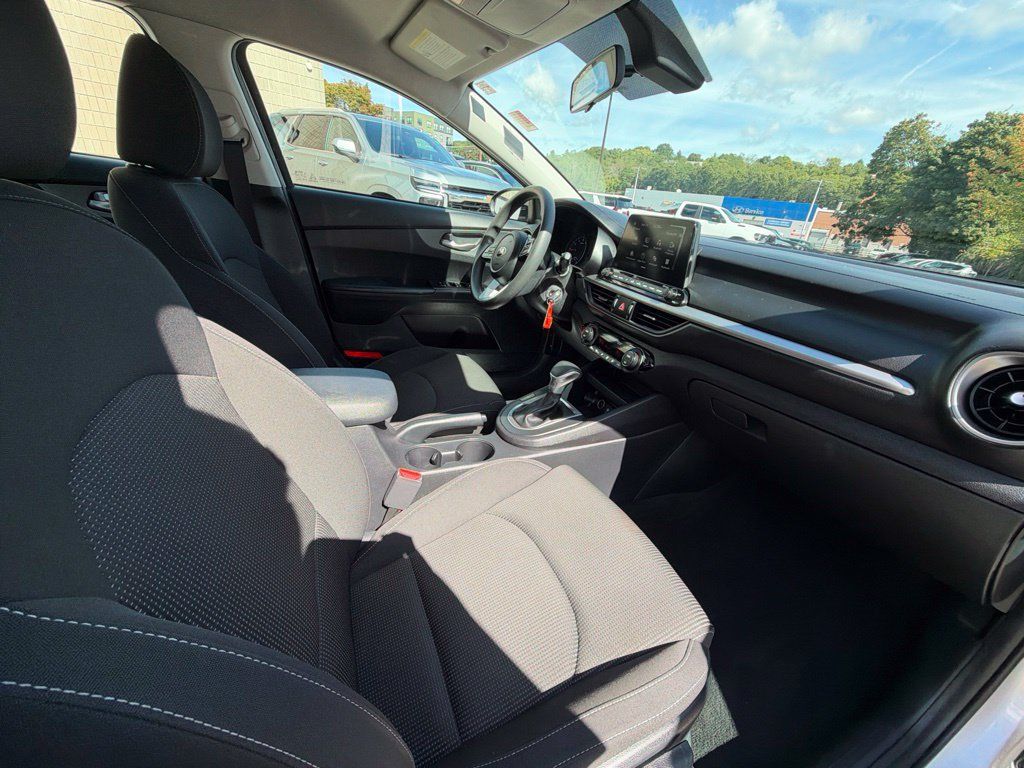 Used 2019 Kia Forte LXS FWD image 21