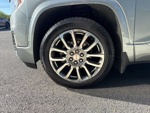 Used 2023 GMC Acadia Denali w/ Denali Technology Package AWD/4WD image 8